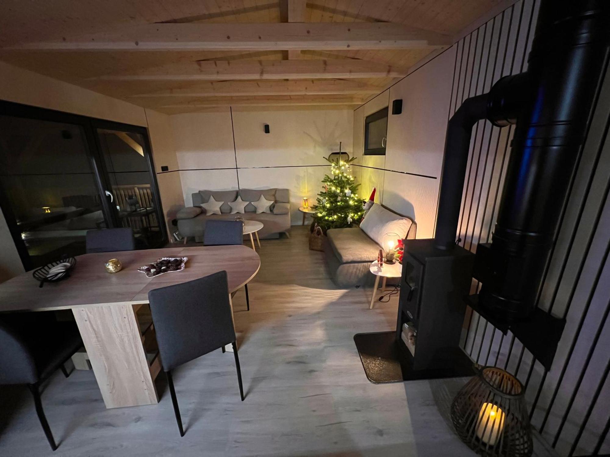 Domcek Pod Vezami S Virivkou A Grilom, Pri Termalnom Kupalisku Apartment Liptovsky Jan Exterior photo