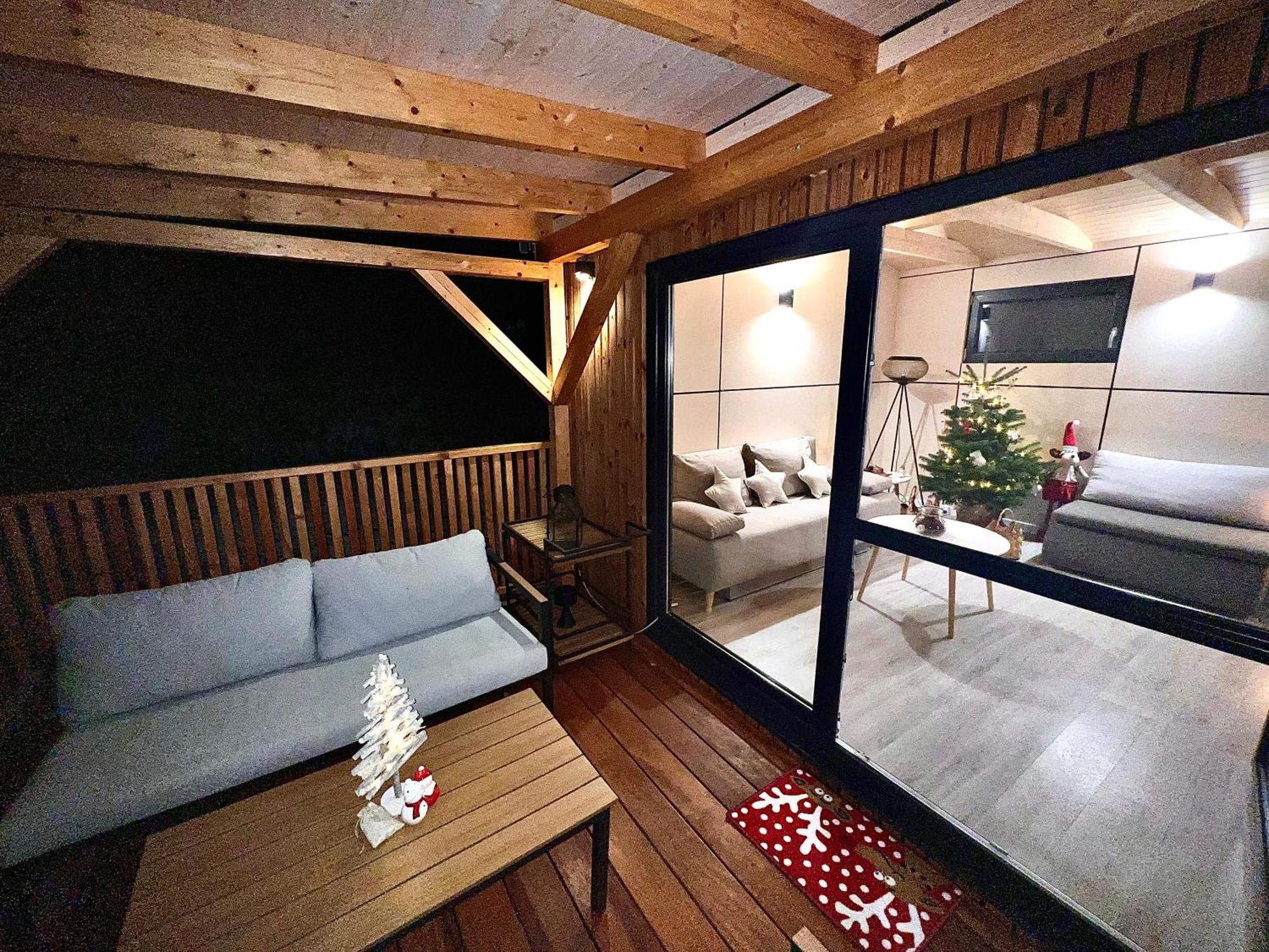 Domcek Pod Vezami S Virivkou A Grilom, Pri Termalnom Kupalisku Apartment Liptovsky Jan Exterior photo
