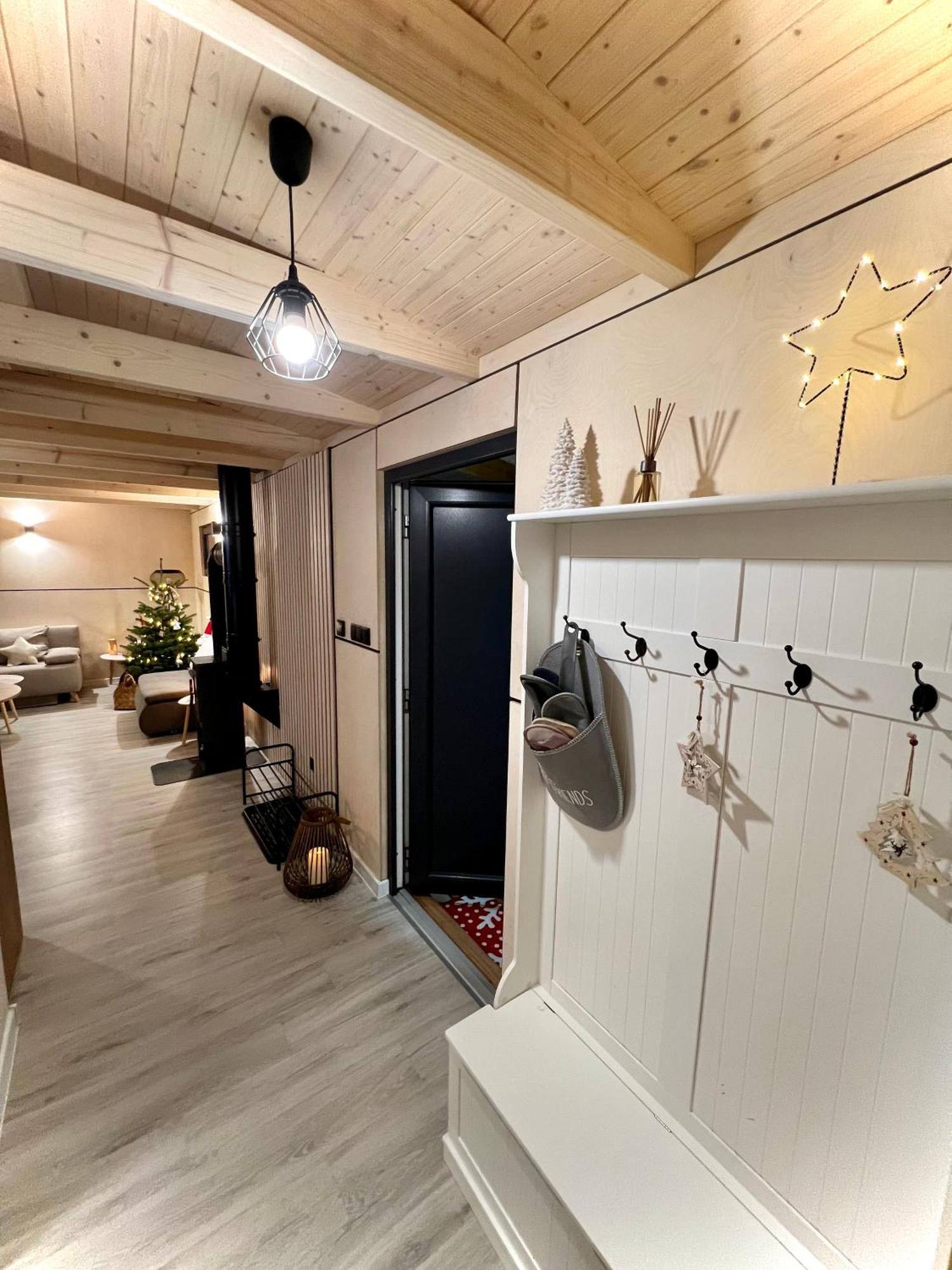 Domcek Pod Vezami S Virivkou A Grilom, Pri Termalnom Kupalisku Apartment Liptovsky Jan Exterior photo